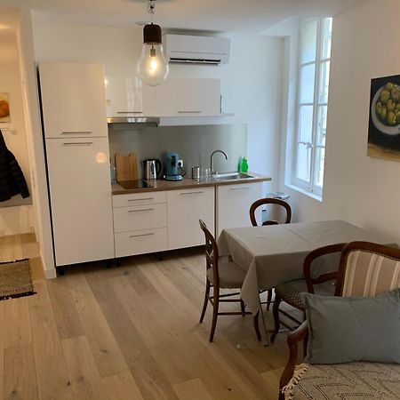 Cosy Centre Historique Apartment Арл Стая снимка